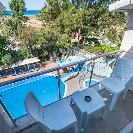 Aperion Side Hotel
