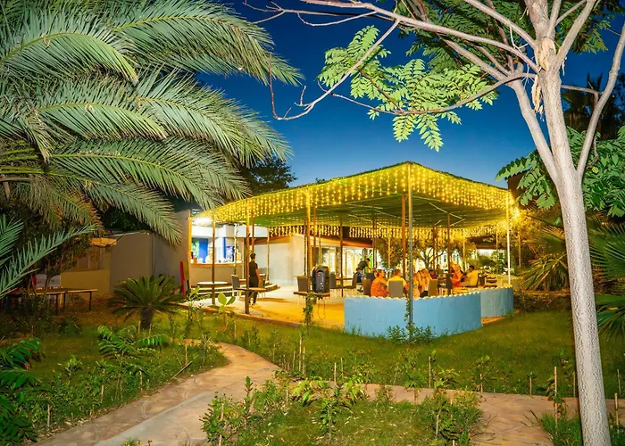 Aperion Side Szálloda 3*